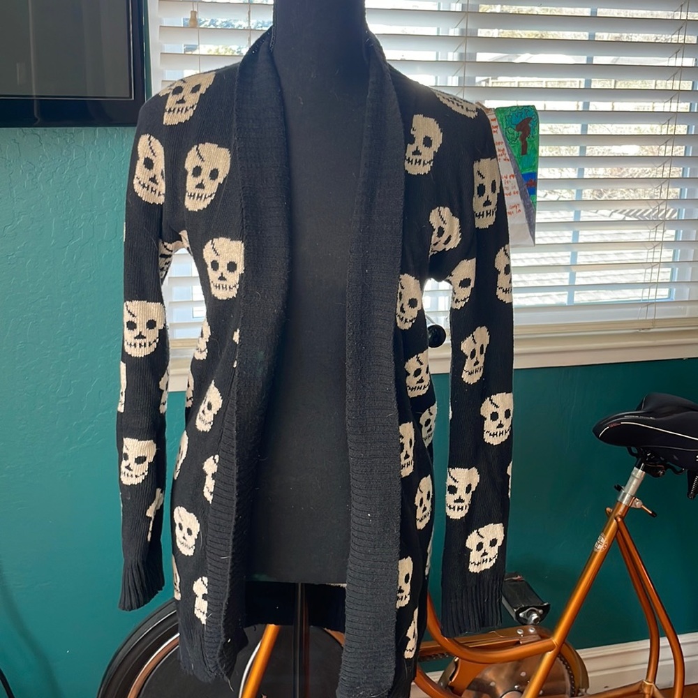 Skull sweater 💀